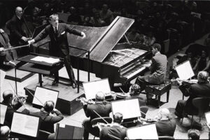 ワッツ　バーンスタイン